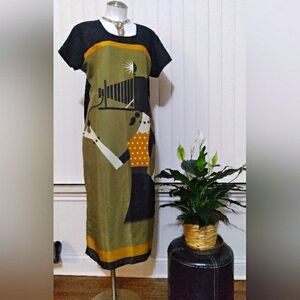 👗IT'S A SALE!! Artistic Graphic Tunic in Black and Olive👗